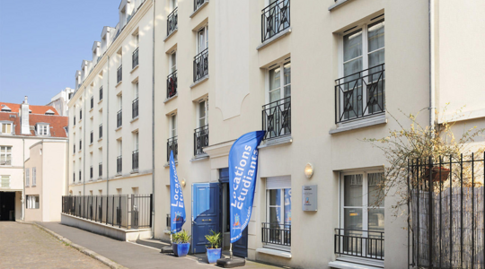 Les Estudines République